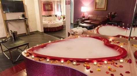 35 Usa Hotels With Heart Shaped Hot Tub In The Room