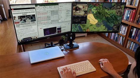 How To Hook Up Two Monitors To A Laptop