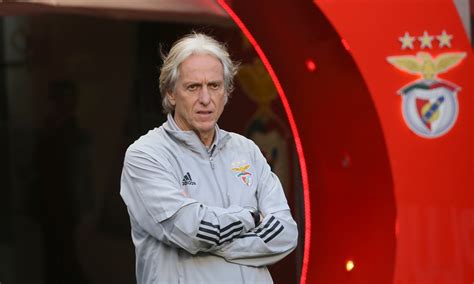 Jorge jesús regresa al benfica luego de su paso por el flamengo. Jorge Jesus testa positivo para a covid-19, anuncia ...