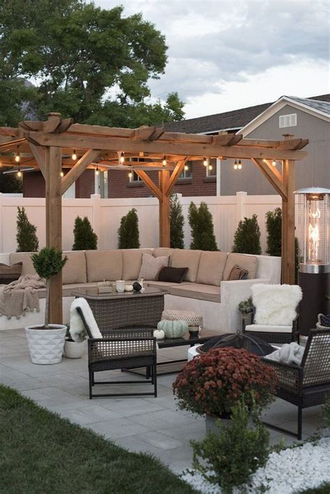 Take a break and get inspired with these back patio ideas images! Simple Backyard Patio Ideas for Captivating Backyard View ...
