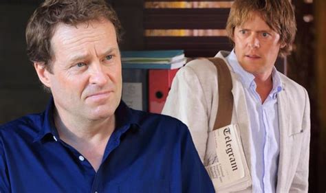 Death In Paradise Kris Marshall Hits Out At Ardal Ohanlons Jack