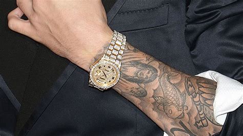 It's an arrow on her hand and she shared the meaning of. Justin Bieber's Tattoo Collection that Makes Selena Gomez ...