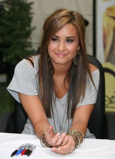 Demi Lovato Hair Style Pictures Collection 2011 Hotfemale
