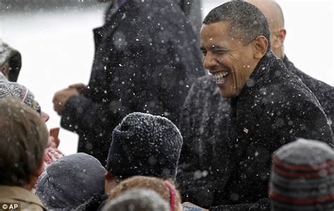 President Obama Gets A Taste Of Winter In The New Hampshire Snow But