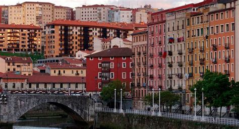 Piso en alquiler temporal para trabajadores o estudiantes, la vivienda conserva los detalles tradicionales de la construcción. Aspectos básicos en el alquiler de piso en Bilbao ...