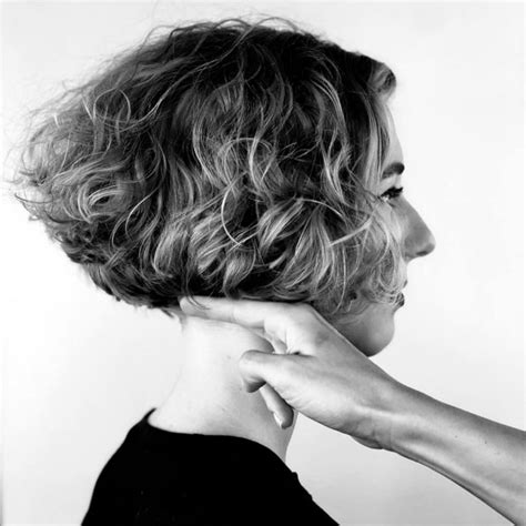 Trendy Curly Bob Hairstyles For Short Curly Hair Lovers