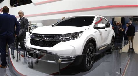 2022 honda crv interestingly the compact suv class is one of the most competitive and busiest segments in the automotive world, and it takes a lot for one crossover to rise above the others. 2022 Honda CRV Release Date, Changes, Price | Latest Car ...