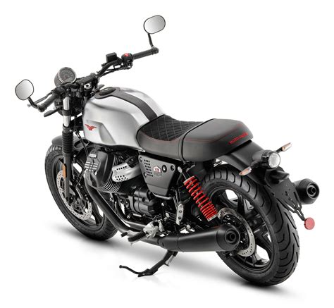 The new moto guzzi v7 iii racer 10th anniversary differs clearly from the previous version in the front view, where a new top fairing with incorporated windscreen stands out in true café. 2020 Moto Guzzi V7 III Stone S Guide • Total Motorcycle