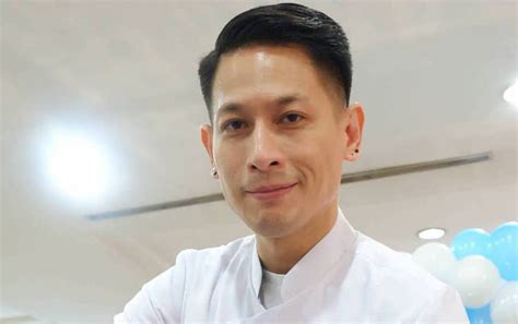 Daripada hanya sekedar melihat keahlian buat roommies yang sudah penasaran sekali dengan masakan chef juna, kamu bisa langsung meluncur. Chef Juna Tunjukkan Bukti Sosok 'Dilan' Sebenarnya, Paras ...