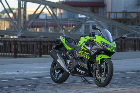 2018 Kawasaki Ninja 400 Full Test Cycle News