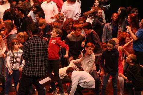 She attended the conservatoire d'art dramatique in dijon, and then began her career in theater. Haute-Saône. 9ème rencontre de choeurs d'enfants au ...