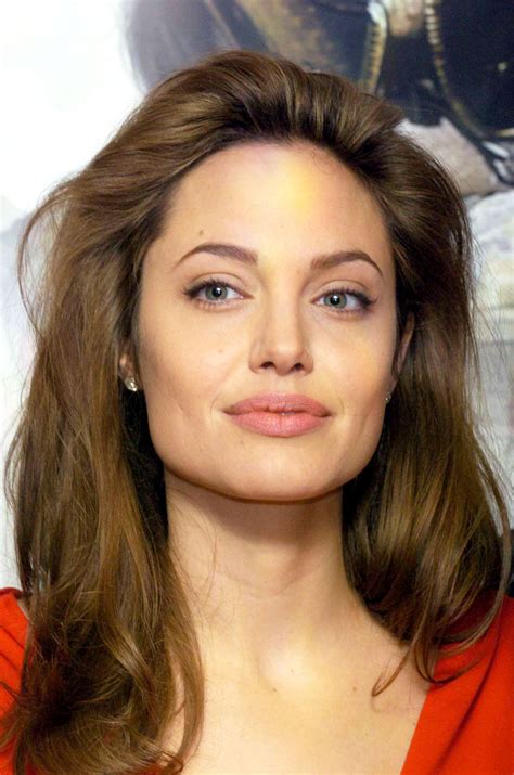 Angelina jolie, при рождении войт (англ. Angelina Jolie At 'Alexander' Photocall at the Dorchester ...
