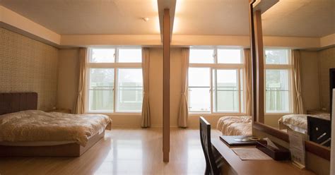 松雪樓 from mapcarta, the free map. 邱郁仁 (Yu-Ren Ciou) : 合歡山 松雪樓 - 觀星看日出的好去處