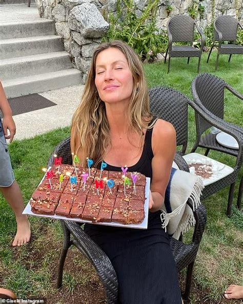 Gisele Bundchen Poses For Selfie With Lookalike Daughter Vivian During Birthday Trip Daily