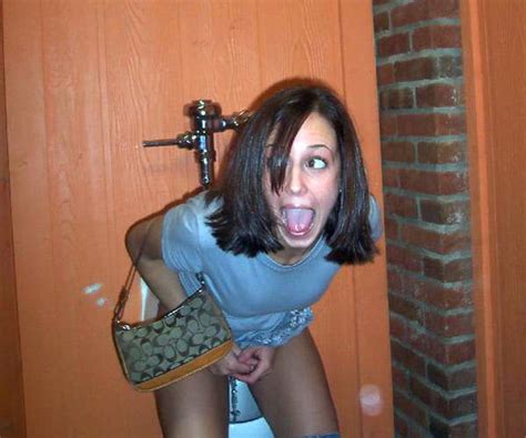 Porn Image More Hotties On The Potty