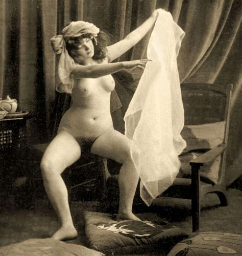 Sitzender Weiblicher Akt Mit Turban Und Schleier Um 1900 Sepia Foto
