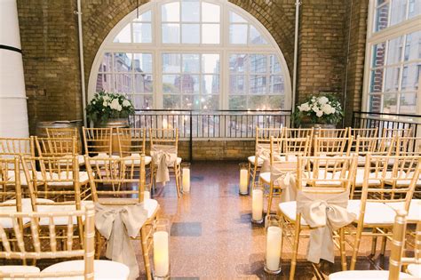 Wedding florist toronto, canada, wedding flowers, bouquets, bridal party flowers, reception flowers, corsages, florist. The top 10 cheap wedding venues in Toronto