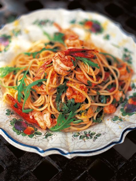 Het kippenragout recept van oma is het lekkerste recept! Jamie Olivers spaghetti med räkor och rucola - Recept ...