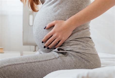 Globus can have many different causes, including acid reflux, allergic rhinitis and throat cancer. Round ligament pain: What does it feel like?