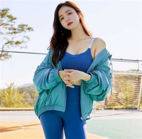Actor Shin Se Kyung This Leggings Photoshoot In The Flawless Body Was