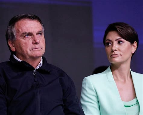 Bolsonaro E Michelle Deixam De Se Seguir No Instagram E Rumores De