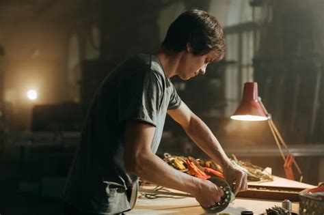 Für schwergewichte sollte es eine matratze mit einer höhe von mindestens 20 cm sein. Wie hell sollte eine Schreibtischlampe sein? - Leuchtenfreund