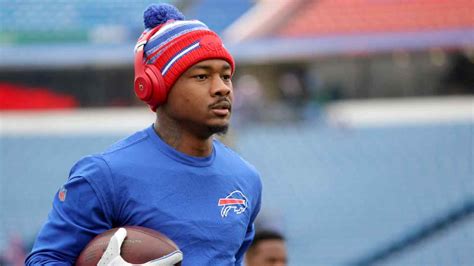 Bills Wr Stefon Diggs Goes Viral For Table Crashing Catch