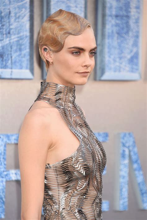 Cara Delevingne showed us our new favorite way to style a ...