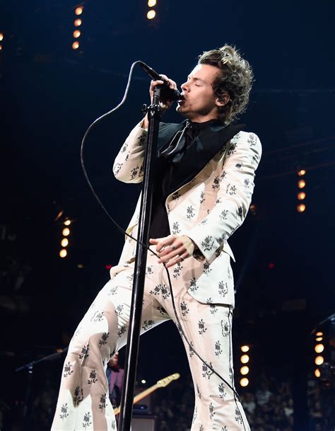 harry styles in new york msg hslot harry styles suits harry edward styles mr style style