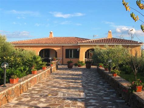 Man kann entweder 2 oder 1 villa kaufen. 32 Top Images Sardinien Haus Am Meer Kaufen - Haus auf ...
