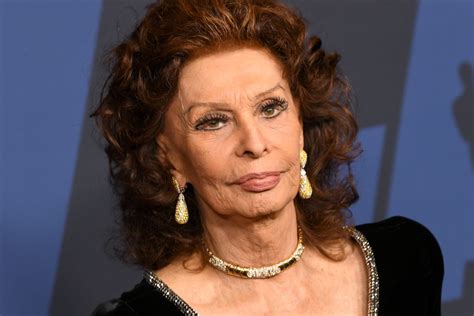 Scegli tra immagini premium su sophia loren children della migliore qualità. Sophia Loren starring in first film in 11 years - New York ...