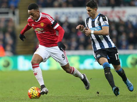 {{ mactrl.hometeamperformancepoll.totalvotes + mactrl.awayteamperformancepoll.totalvotes }} votes. Manchester United vs Newcastle, Premier League: What time ...