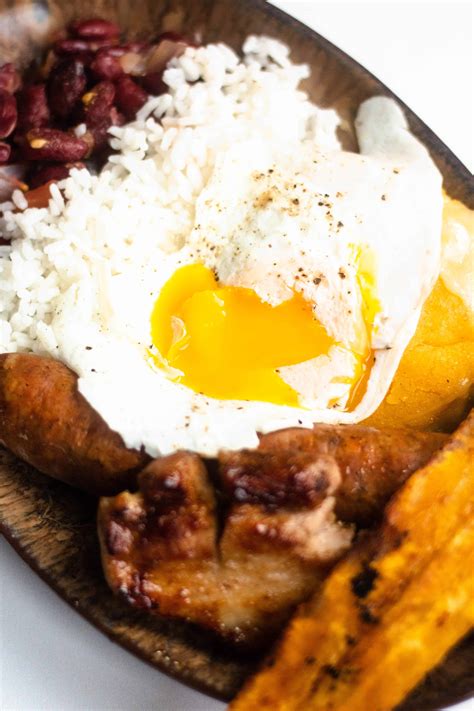Bandeja Paisa Colombiana Recipe The Foreign Fork