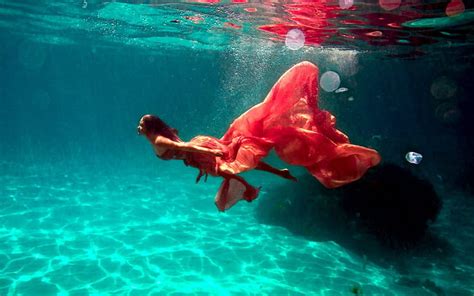 underwater water dive woman hd wallpaper peakpx