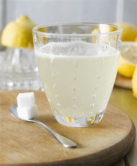 Fizzy Sparkling Lemonade Made With Science