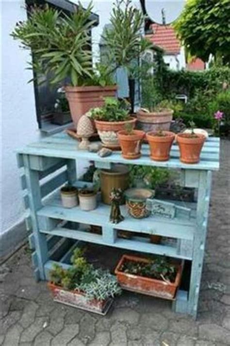 All you need to do is stack pallets in a creative way in order to make totally usable furniture for your garden that looks great! DIY Pallet Plant Stand Awesome Ideas | Pallets Designs