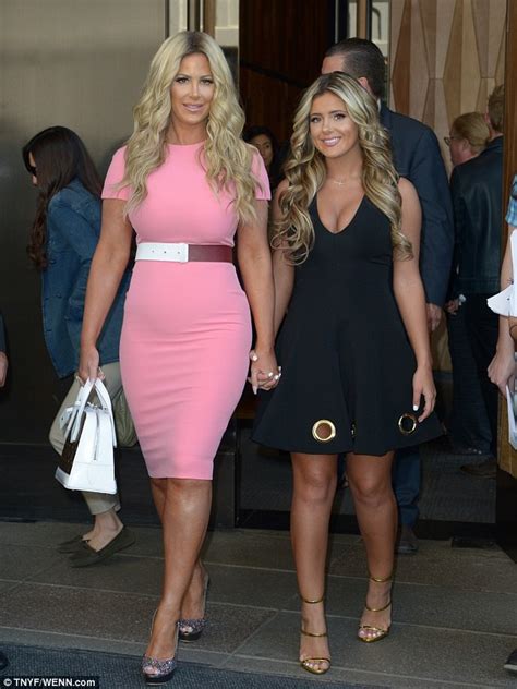 Kim Zolciak And Daughter Brielle Look Like Twins In Latest Instagram Selfies Daily Mail Online
