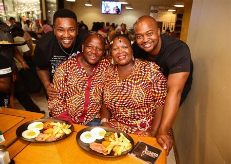 Couples Treated To Romantic Breakfast With Soul Singers