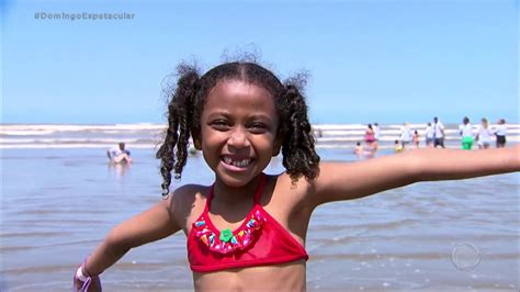 Crianças de comunidade carente de SP realizam o sonho de conhecer a praia YouTube