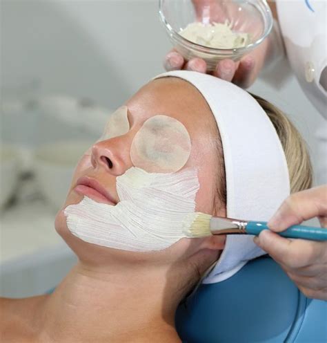 facial treatment spotlight the new repêchage peel and glow facial
