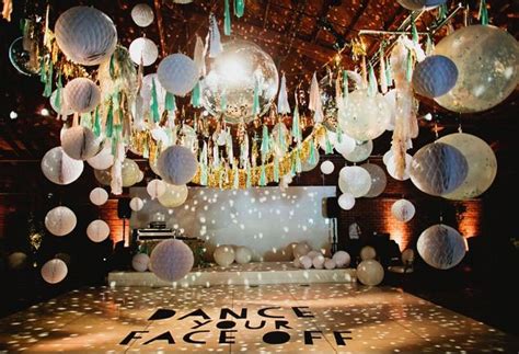 Party experts, decorating and planning parties, weddings and events. 