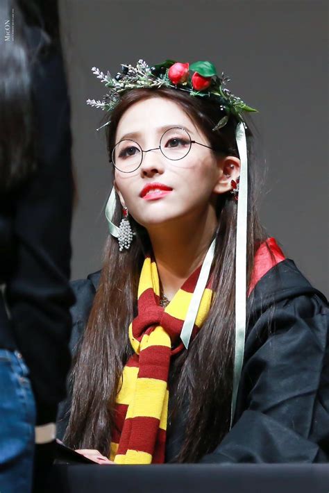 Soyeon, miyeon, minnie, soojin, yuqi and shuhua. Soyeon G-Idle 190301 | Soyeon