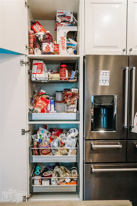 Saves you so much time! Small Pantry Organization Ideas | The DIY Mommy