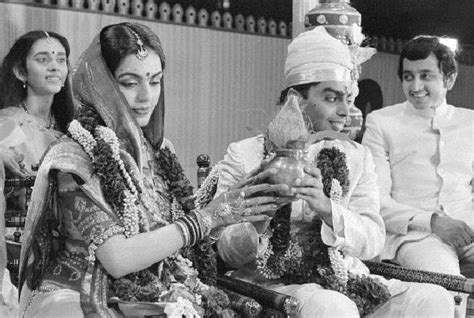 Mukesh Ambani And Nita Ambani Love Story With Wedding Pictures