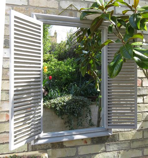 How To Use Garden Mirrors More Mirrors Used In Gardens Garden Mirrors