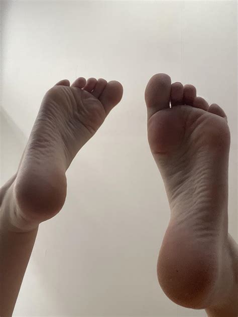 wrinkly soles r feet