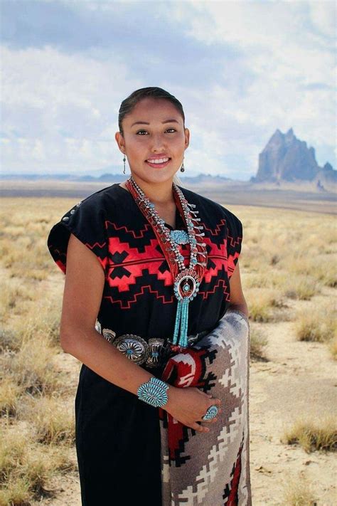 Beautiful Navajo Native American Women Native American Fashion Navajo Women