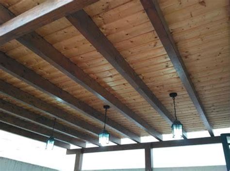 Brindamos los servicios de limpieza y mantenimiento de todo tipo de cubiertas para techos con estructura de madera: Techos de Madera - LOZADA INGENIEROS S.A.C.