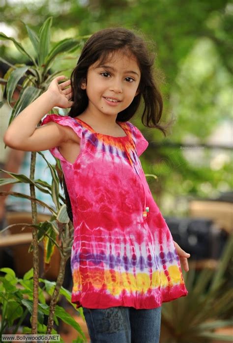 Sara Arjun Beautiful Child Actress Wallpapers Gallery