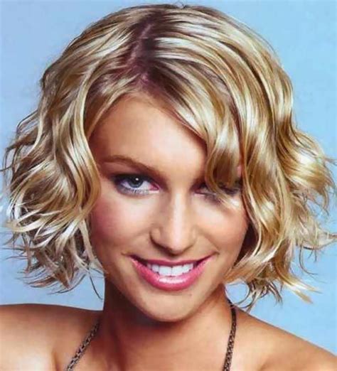 Short Hairstyles For Triangle Face Shape Short Wavy Hairstyles For